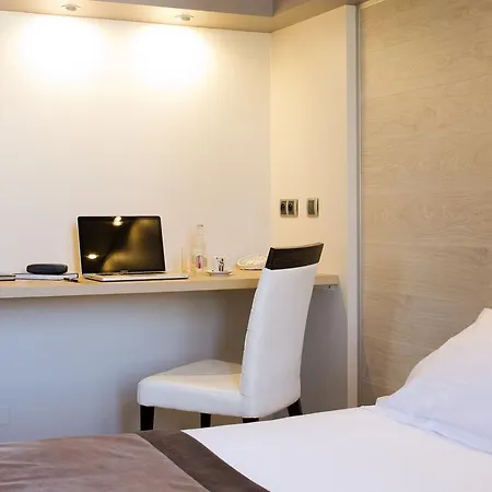 Eliotel Hotel